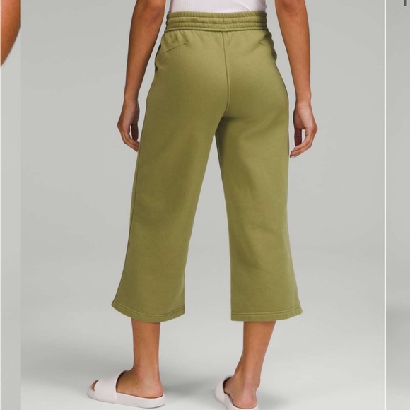 Lululemon Loungeful High-Rise Wide Leg Crop Bronze Green Sz.4 23” inseam - Picture 5 of 10